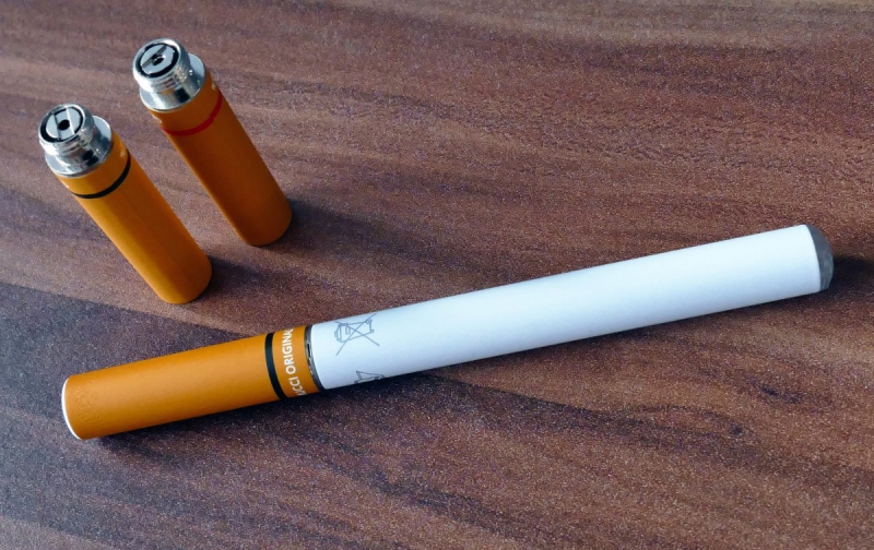 e-cigarette-BARJOLS-min_electronic_cigarette_e_cigarette_nicotine_vapor_vaporizer_smoke_tobacco-663282